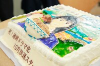 原作マンガの表紙を再現したケーキ。