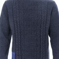 大洗女子学園モデルのニット。