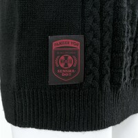 黒森峰女学園モデルのニット。