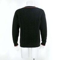 黒森峰女学園モデルのニット。