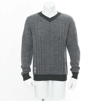 アンツィオ高校モデルのニット。