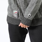 アンツィオ高校モデルのニット着用例。