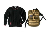 黒森峰女学園モデルのリュックとニット。