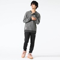 アンツィオ高校モデルのニット着用例。