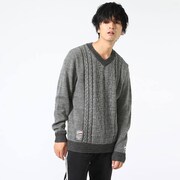 アンツィオ高校モデルのニット着用例。