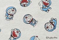 「ドラえもん」をモチーフにした和紙。