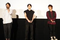 左から武田楽鳥役の下野紘、曇空丸役の梶裕貴、曇宙太郎役の代永翼。