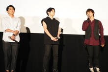 左から武田楽鳥役の下野紘、曇空丸役の梶裕貴、曇宙太郎役の代永翼。