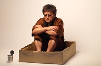 長谷川泰三役の立木文彦。