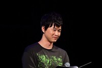 「グリムノーツ」ステージの模様。エクス役の逢坂良太。(c)SQUARE ENIX/グリムノーツ The Animation製作委員会・TBS(c)2016 - 2018 SQUARE ENIX CO.,LTD. All Rights Reserved.