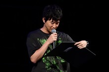 「グリムノーツ」ステージの模様。エクス役の逢坂良太。(c)SQUARE ENIX/グリムノーツ The Animation製作委員会・TBS(c)2016 - 2018 SQUARE ENIX CO.,LTD. All Rights Reserved.