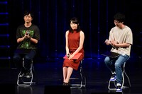 「グリムノーツ」ステージの模様。左からエクス役の逢坂良太、シェイン役の久保田未夢、原作ゲームのプロデューサー・石井諒太郎。(c)SQUARE ENIX/グリムノーツ The Animation製作委員会・TBS(c)2016 - 2018 SQUARE ENIX CO.,LTD. All Rights Reserved.