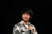 「されど罪人は竜と踊る」ステージの模様。ガユス役の島崎信長。(c)浅井ラボ・小学館／「され竜」製作委員会
