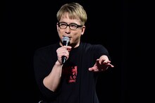 「メガロボクス」ステージの模様。勇利役の安元洋貴。(c)高森朝雄・ちばてつや／講談社／メガロボクスプロジェクト