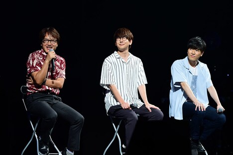 「星合の空」ステージの模様。左から赤根和樹監督、桂木眞己役の花江夏樹、新城柊真役の畠中祐。(c)赤根和樹/星合の空製作委員会