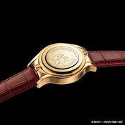 文字盤を回転させ、ルパンの肖像が刻印された側を露出させた様子。