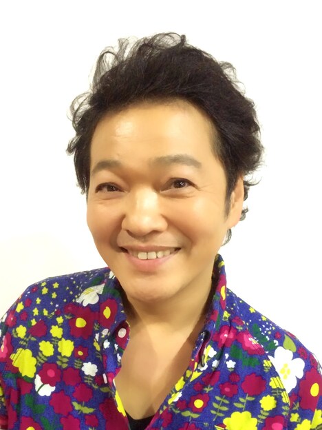 マスター・ロード・マジェスティ役の山口勝平。