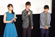 左からアニメ「3D彼女 リアルガール」五十嵐色葉役の芹澤優、映画「3D彼女 リアルガール」筒井光役の佐野勇斗（M!LK）、アニメ「3D彼女 リアルガール」筒井光役の上西哲平。