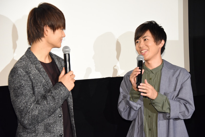 左から佐野勇斗、上西哲平。