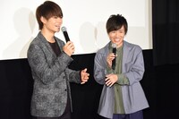 左から映画「3D彼女 リアルガール」筒井光役の佐野勇斗（M!LK）、アニメ「3D彼女 リアルガール」筒井光役の上西哲平。