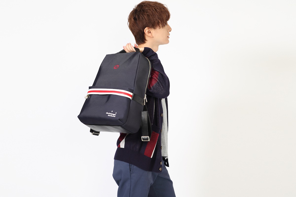 TVアニメ「ノーゲーム・ノーライフ」をモチーフにしたリュックの使用例。