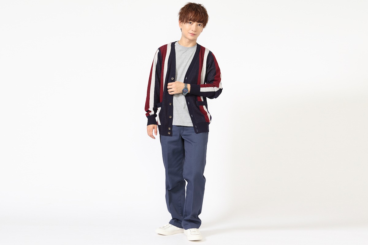 TVアニメ「ノーゲーム・ノーライフ」をモチーフにしたカーディガンの着用例。