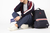 TVアニメ「ノーゲーム・ノーライフ」をモチーフにしたファッションアイテムの着用例。