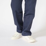 TVアニメ「ノーゲーム・ノーライフ」をモチーフにしたスニーカーの着用例。