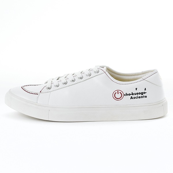 TVアニメ「ノーゲーム・ノーライフ」をモチーフにしたスニーカー。