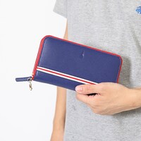 TVアニメ「ノーゲーム・ノーライフ」をモチーフにした財布の使用例。