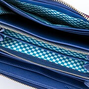 TVアニメ「ノーゲーム・ノーライフ」をモチーフにした財布。