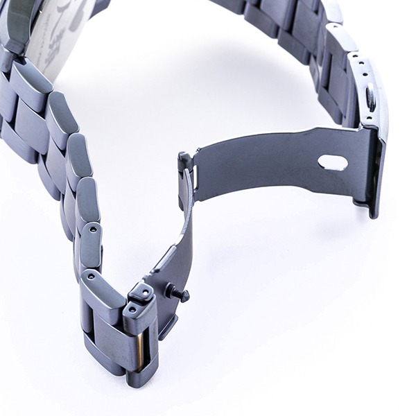 TVアニメ「ノーゲーム・ノーライフ」をモチーフにした腕時計。