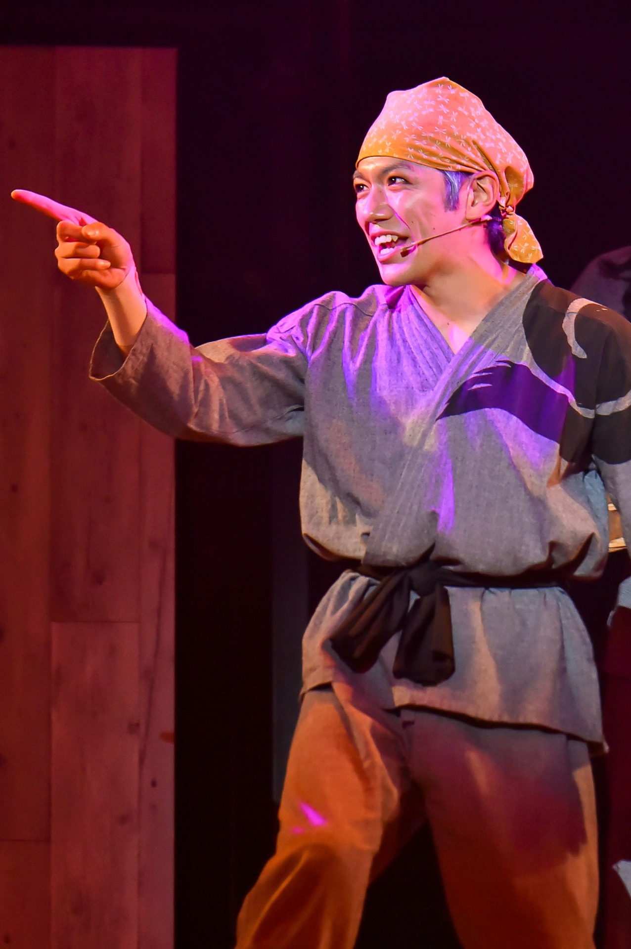月岡弘一扮する丸福。カメラマン：鏡田伸幸