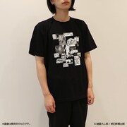 「栞と紙魚子 恐怖Tシャツ」ブラックの着用例。