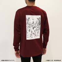 「栞と紙魚子 ボリスロングスリーブTシャツ」バーガンディの着用例。