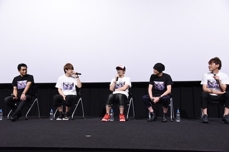 左から三上哲、天崎滉平、鈴木智尋、桂正和、田村一彦プロデューサー。