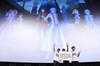 左から鈴木智尋、桂正和、田村一彦プロデューサー。