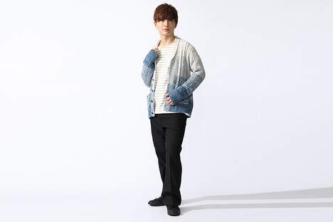 司波深雪をモチーフにしたカーディガンの着用例。