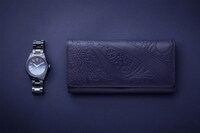 司波深雪をモチーフにしたカーディガンの腕時計と財布。