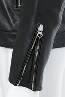 司波達也をモチーフにしたライダースジャケット。