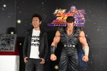 布袋寅泰とケンシロウ。並ぶとほぼその身長は一緒。