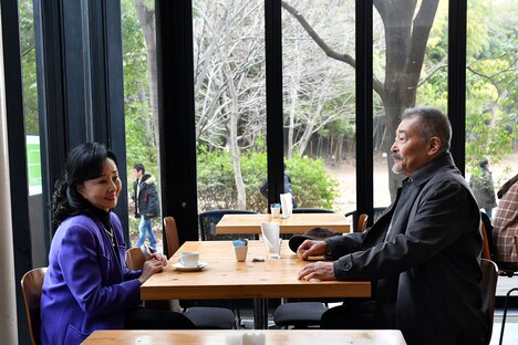 左から志津子役の星由里子、勝役の藤竜也。