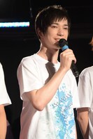 神崎夏向役のランズベリー・アーサー