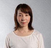 「マチキネマ」離婚を考えている女性役の平岩紙。(c)「このマンガがすごい!」製作委員会