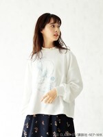 「さくらの横顔 バックリボン ビッグプルオーバー ホワイト」着用イメージ。