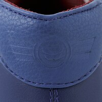 轟焦凍モデルのスニーカー。