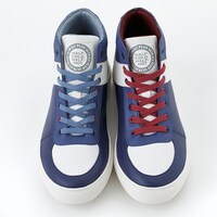 轟焦凍モデルのスニーカー。