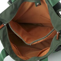 爆豪勝己モデルのバッグ。