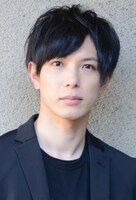 パトリック・コーラサワー役の瀬戸祐介。