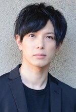 パトリック・コーラサワー役の瀬戸祐介。